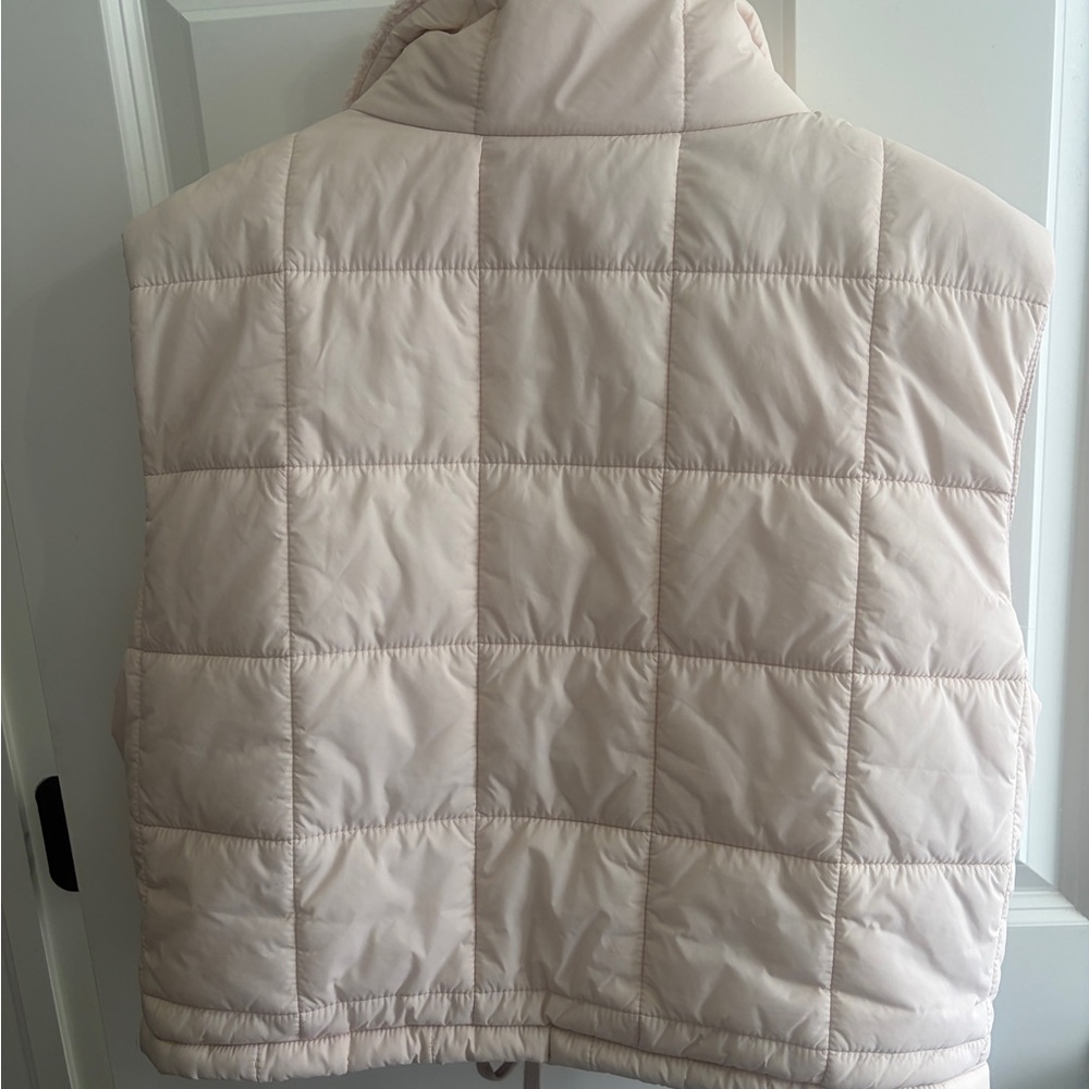 Beautiful JoyLab size M Light Peachy Pink Sherpa-Lined Puffer Vest. Quilted. - Picture 4 of 9